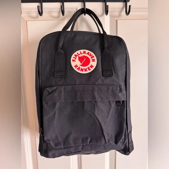 Kånken Black Backpack - Picture 2 of 7